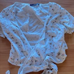 Brandy Melville Crossover Rose Crop Top